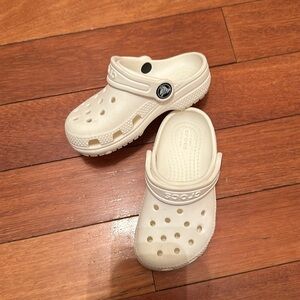 Toddler crocs